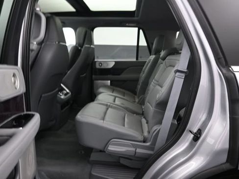 Used 2020 Lincoln Navigator Reserve w/ Luxury Package AWD/4WD image 22