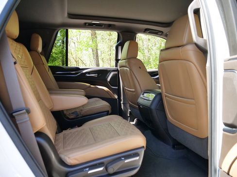 Used 2021 Cadillac Escalade Sport w/ Driver Assist Tech Package image 40