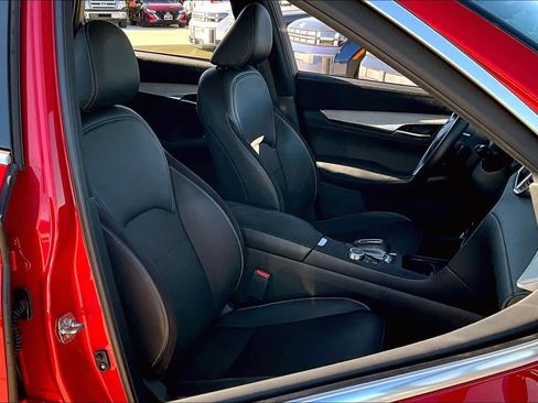 Used 2024 INFINITI QX50 Sensory image 8