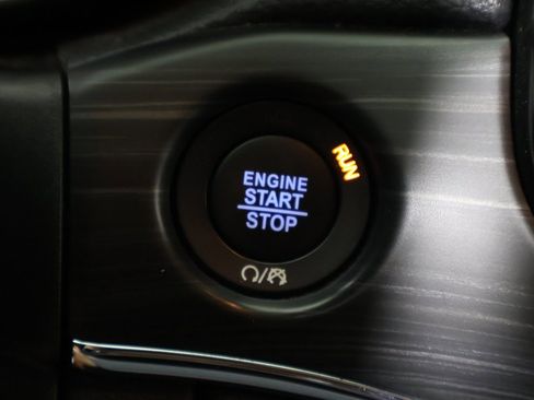 Used 2022 Jeep Grand Cherokee Limited image 40