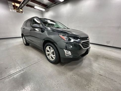 Used 2020 Chevrolet Equinox LT AWD/4WD image 2