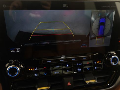 Used 2021 Toyota Highlander Platinum image 28