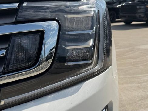 Used 2021 Ford Expedition Max Limited AWD/4WD image 9