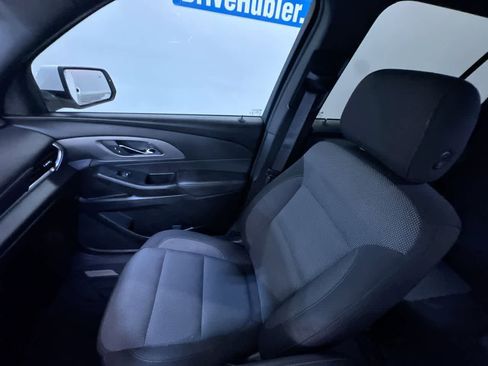 Used 2023 Chevrolet Traverse LT image 33