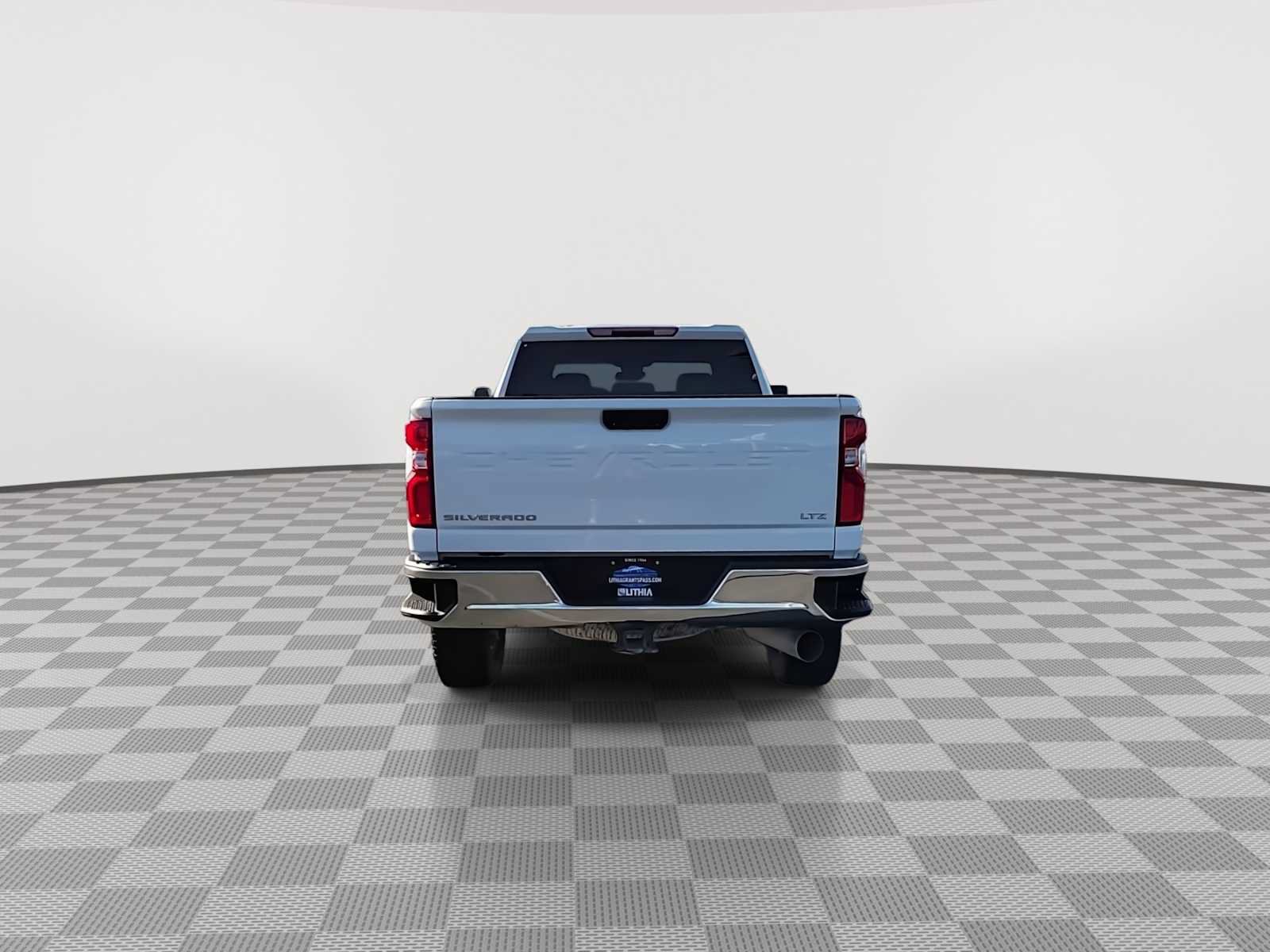 Used 2024 Chevrolet Silverado 2500 LTZ AWD/4WD image 7