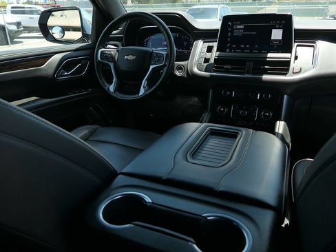 Used 2024 Chevrolet Suburban Premier RWD image 25