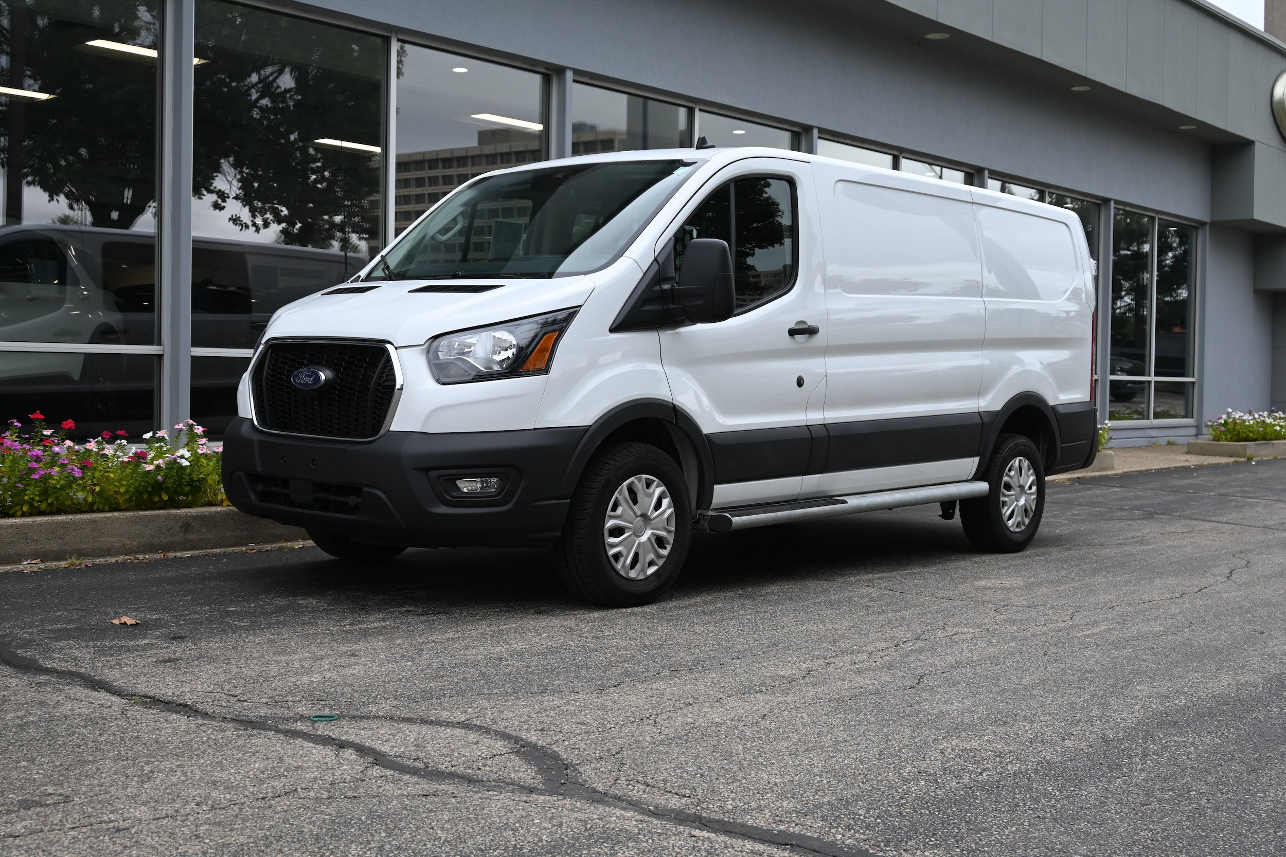 Used 2025 Ford Transit 250 Low Roof w/ Exterior Upgrade Package RWD image 1