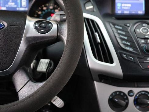 Used 2014 Ford Focus SE FWD image 29