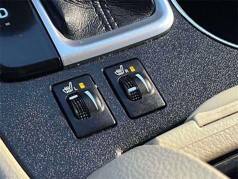 Used 2019 Toyota Highlander SE image 35