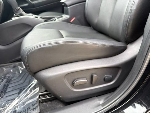 Used 2022 Nissan Rogue Sport SL w/ Premium Package FWD image 17