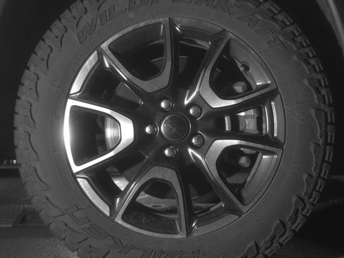 Used 2025 Jeep Compass Trailhawk image 13