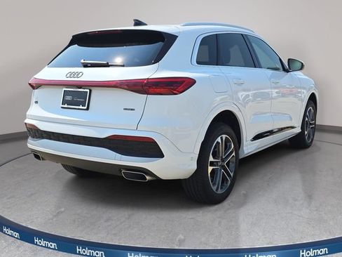 Certified 2025 Audi Q5 Premium w/ Convenience Package AWD/4WD image 5