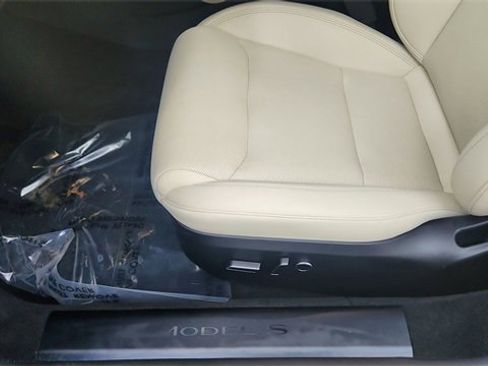 Used 2023 Tesla Model S Standard Range image 32