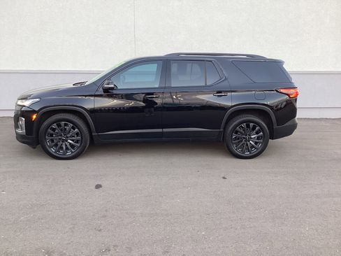 Used 2022 Chevrolet Traverse RS image 2