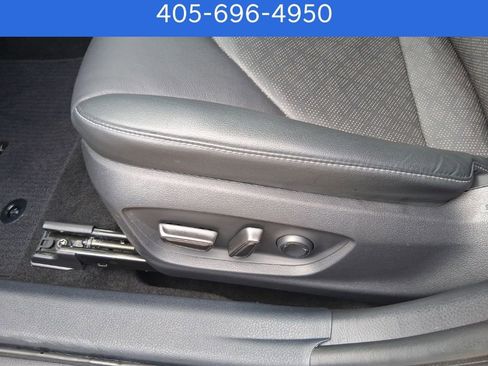 Used 2022 Toyota Camry XSE image 18