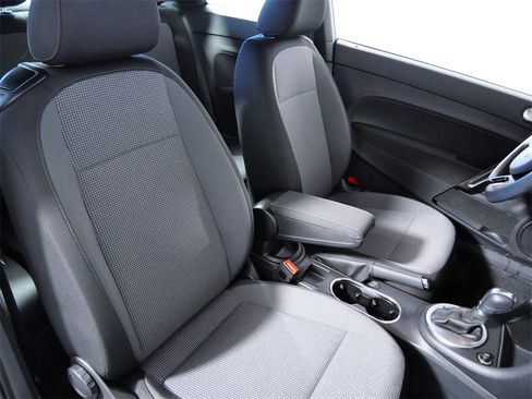 Used 2019 Volkswagen Beetle 2.0T S image 14