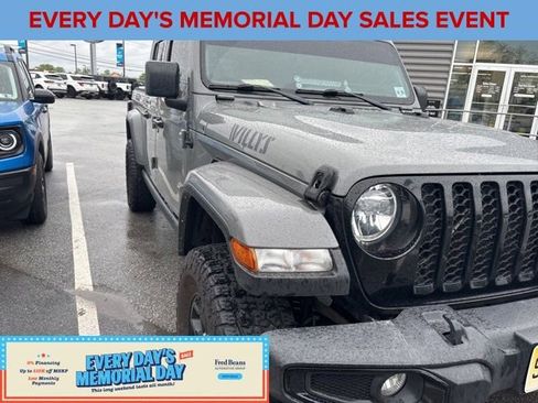 Used 2021 Jeep Gladiator Sport AWD/4WD image 1