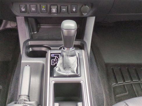 Used 2020 Toyota Tacoma TRD Off-Road w/ TRD Premium Off Road Package image 19