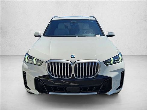 Used 2025 BMW X5 xDrive40i w/ M Sport Package AWD/4WD image 2