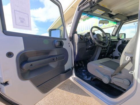 Used 2010 Jeep Wrangler Unlimited Sport image 26