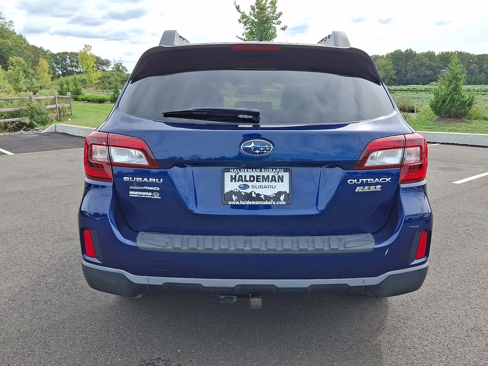 Used 2015 Subaru Outback 2.5i Limited AWD/4WD image 6