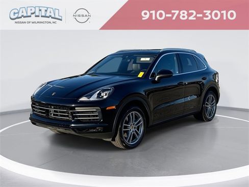 Used 2019 Porsche Cayenne Base image 1