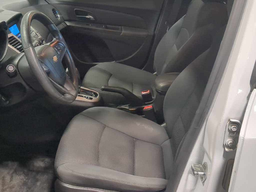 Used 2016 Chevrolet Cruze LT FWD image 20