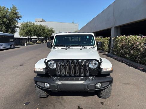 Used 2021 Jeep Gladiator Sport AWD/4WD image 2