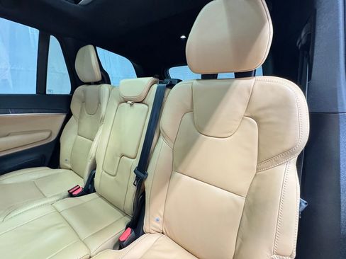 Used 2025 Volvo XC90 B6 Ultra w/ Protection Package image 25