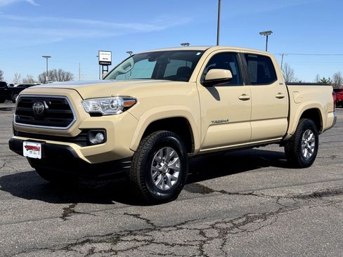 Used 2019 Toyota Tacoma SR5 image 8