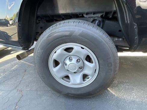 Used 2022 Toyota Tacoma SR AWD/4WD image 8