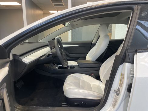 Used 2022 Tesla Model 3 Long Range AWD/4WD image 28