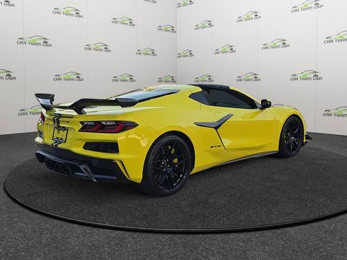 Used 2023 Chevrolet Corvette Z06 w/ Z07 Performance Package image 7