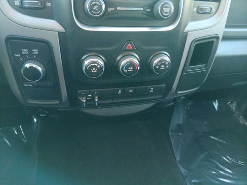 Certified 2016 RAM 2500 Tradesman w/ Chrome Appearance Group image 23