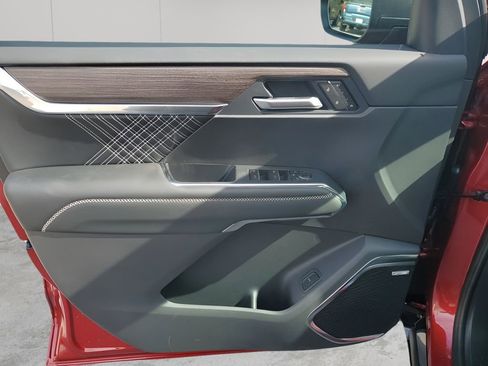 New 2026 GMC Acadia Denali w/ Super Cruise Package image 26