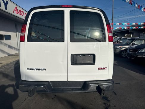 Used 2024 GMC Savana 2500 w/ Driver Convenience Package image 4