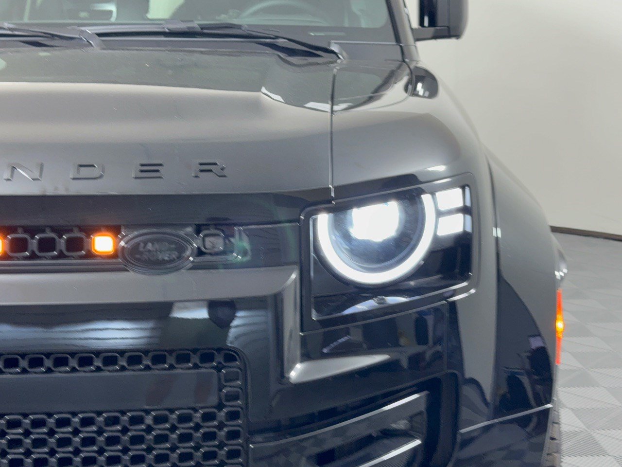 New 2026 Land Rover Defender 110 OCTA AWD/4WD image 12