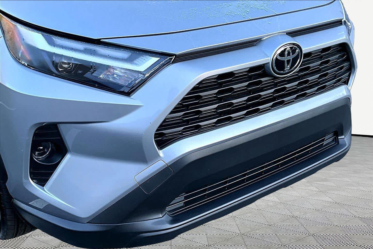Certified 2025 Toyota RAV4 LE FWD image 30