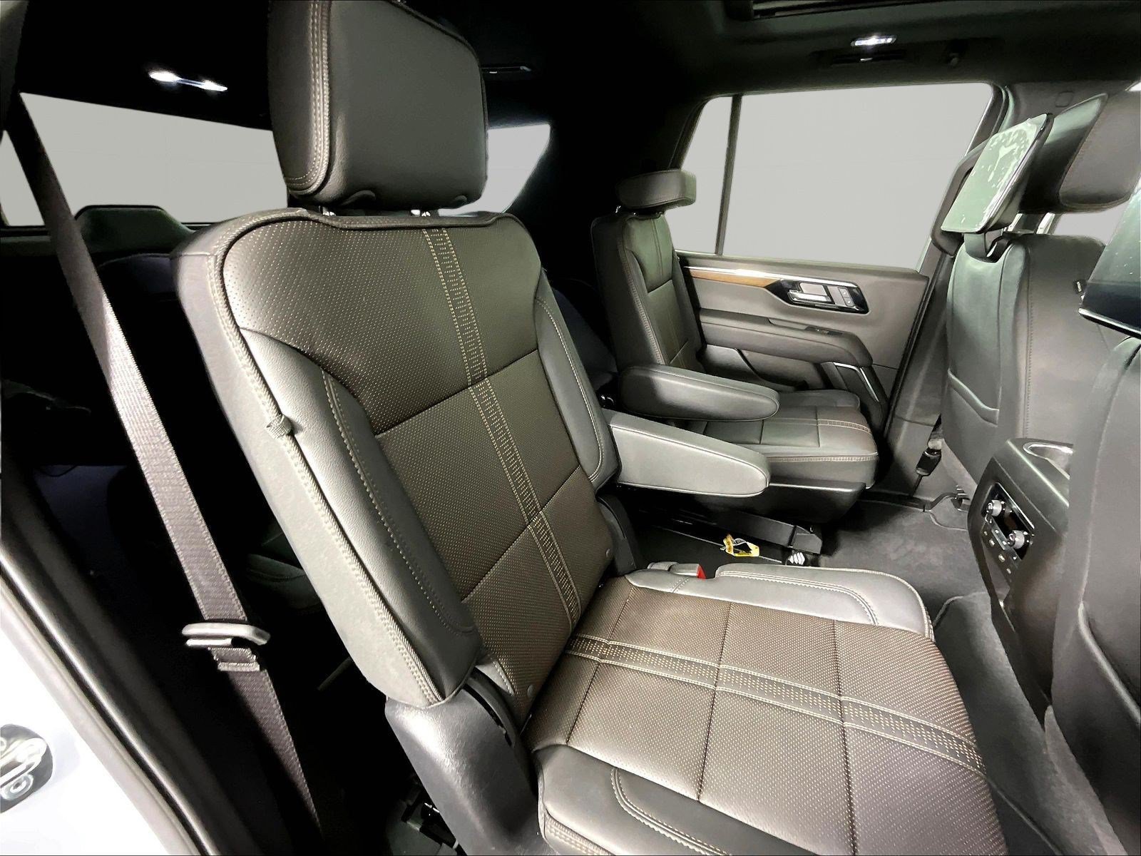 New 2026 Chevrolet Tahoe High Country AWD/4WD image 20