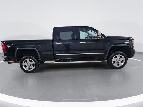 Used 2015 GMC Sierra 2500 Denali image 2