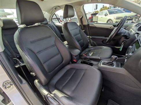 Used 2014 Volkswagen Jetta SE FWD image 25