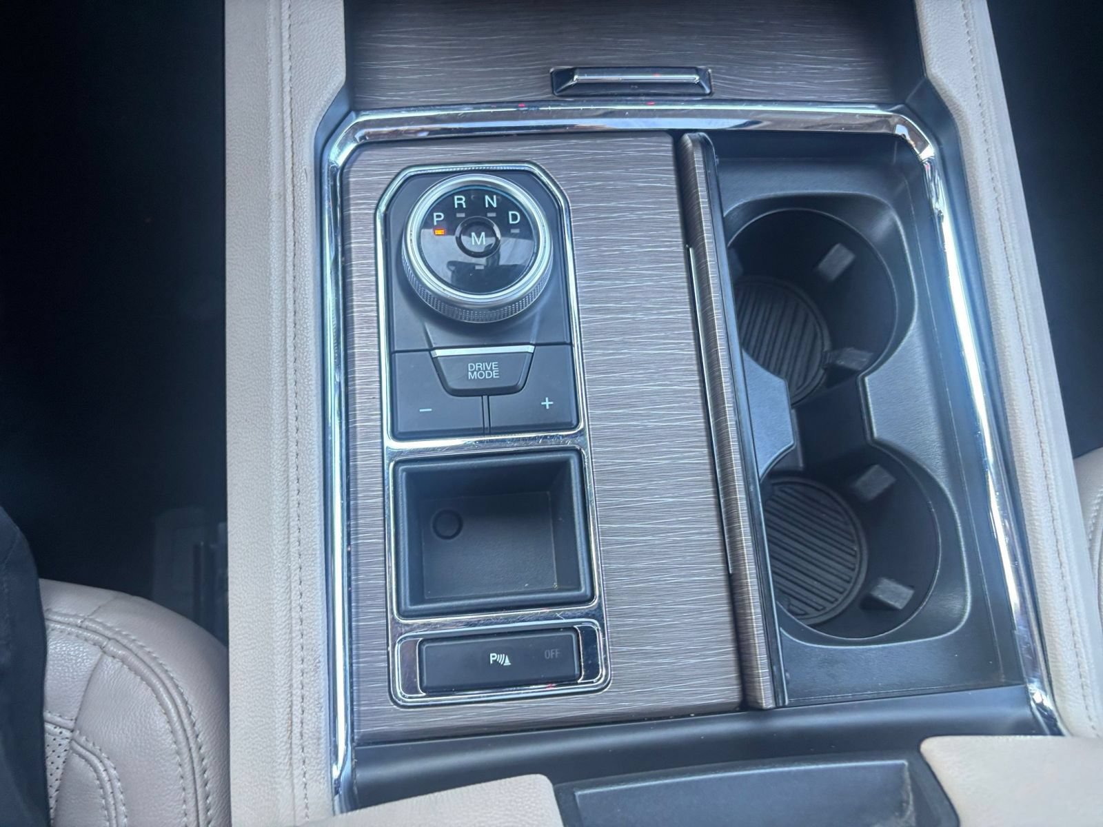 Used 2024 Ford Expedition Limited RWD image 45