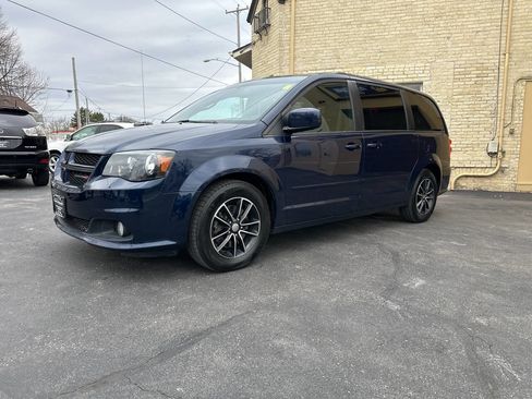 Used 2017 Dodge Grand Caravan GT image 1