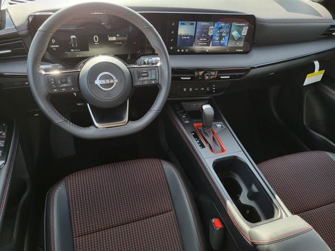 New 2026 Nissan Kicks SR FWD image 2