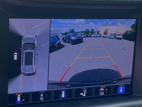 Used 2022 GMC Terrain SLT w/ Infotainment Package II image 18