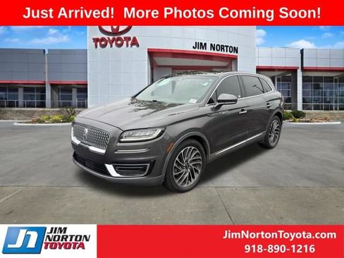 Used 2019 Lincoln Nautilus Reserve FWD image 2