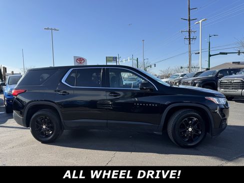 Used 2019 Chevrolet Traverse LS image 2