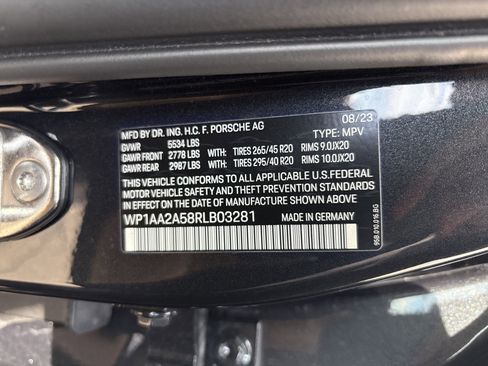 Used 2024 Porsche Macan image 35