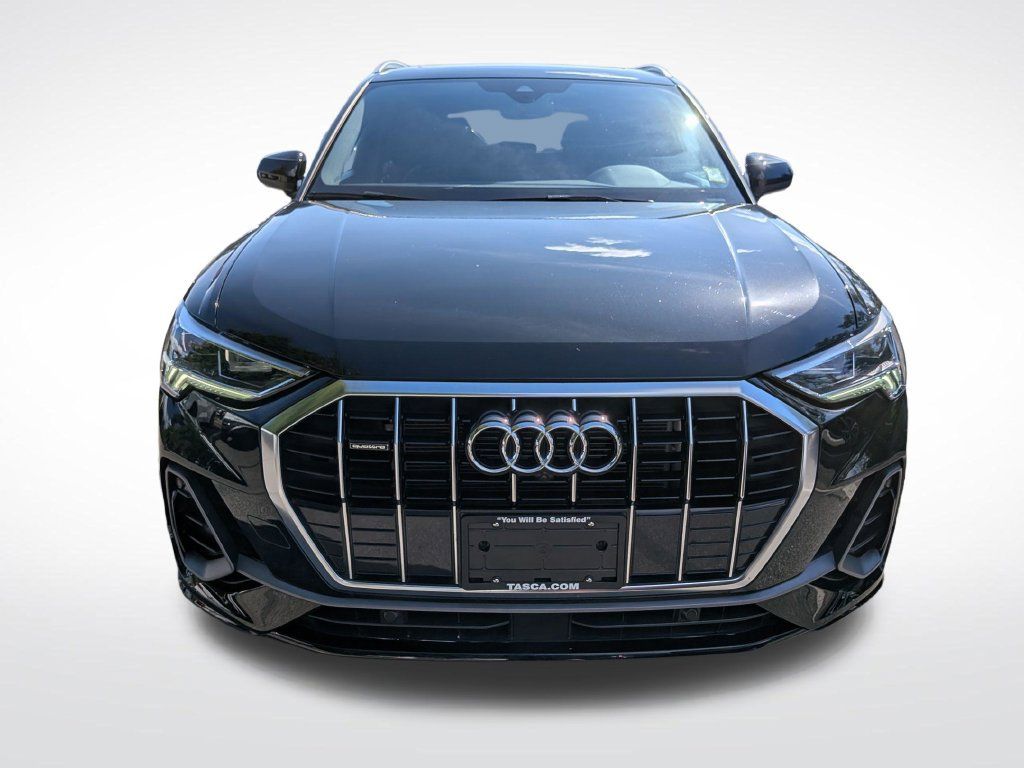 Used 2023 Audi Q3 2.0T Premium Plus w/ Premium Plus Package AWD/4WD image 9
