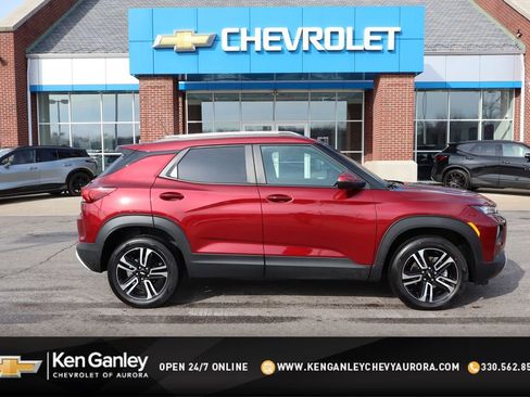 Used 2023 Chevrolet TrailBlazer LT w/ Convenience Package image 1